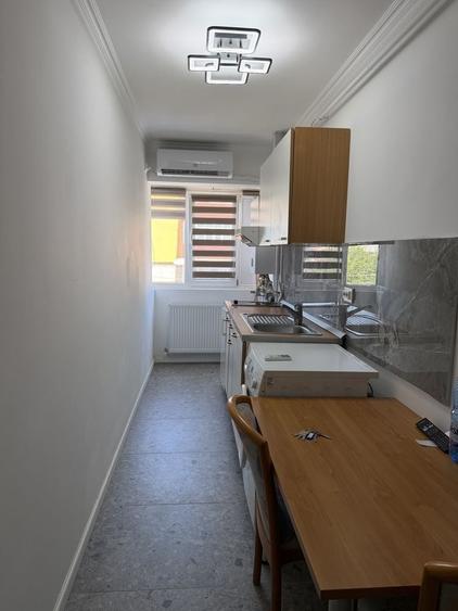 Garsonieră decomandată în Central