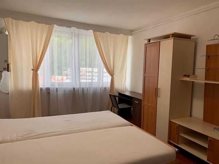 Garsonieră decomandată în Central