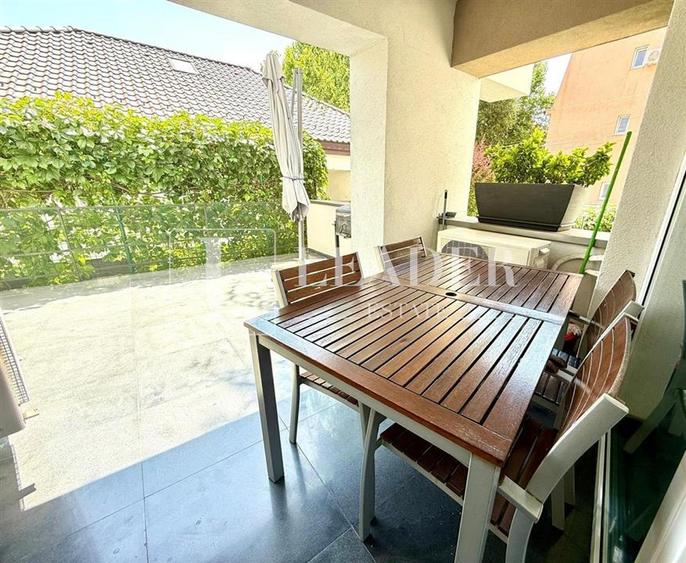 Apartament cu 4 camere decomandat, mobilat în Pipera