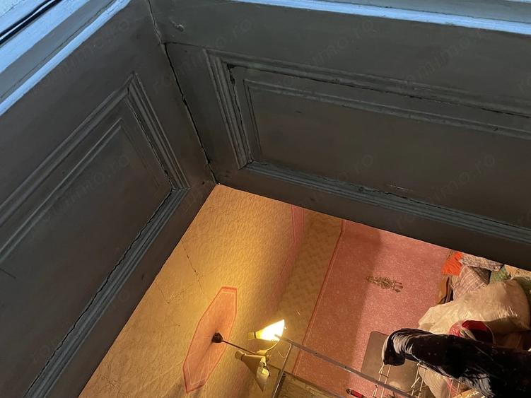 Casă cu 4 camere cu Teren 2500 Mp în Central