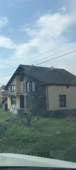 Casă cu 4 camere cu Teren 1500 Mp în Central