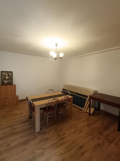Casă individuală cu 2 camere cu Canalizare în Central
