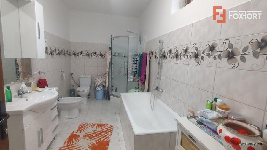 Casă individuală cu 3 camere cu Canalizare în Săcălaz