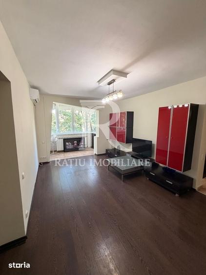 Apartament cu 3 camere semidecomandat în Decebal