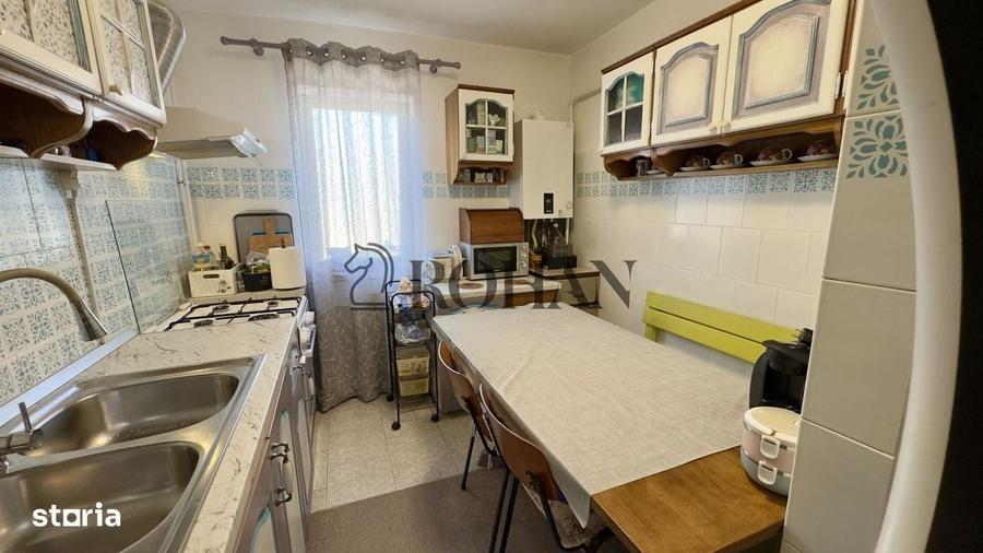 Apartament cu 3 camere decomandat în Central