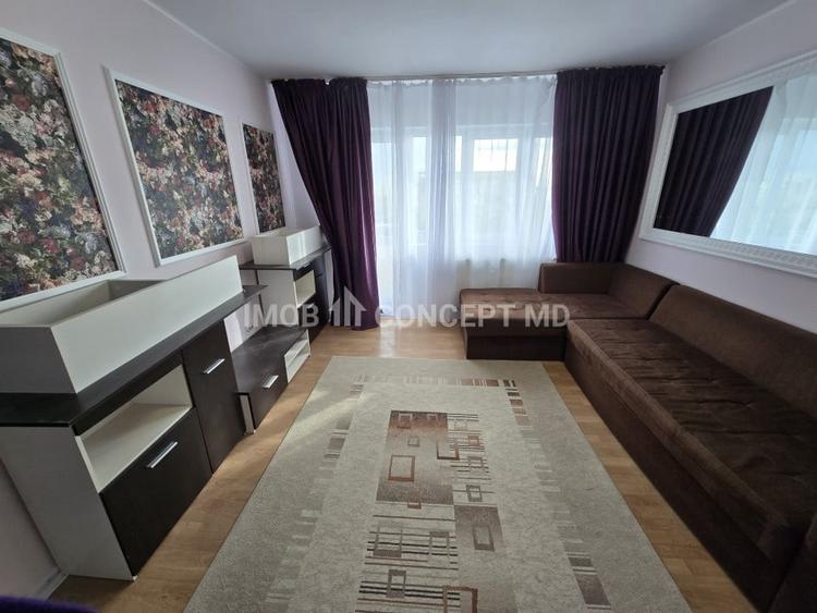 Apartament cu 3 camere semidecomandat, mobilat în Nord