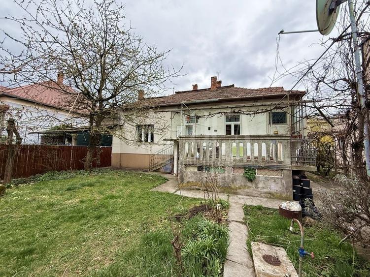 Duplex cu 3 camere cu Canalizare în Andrei Mureșanu