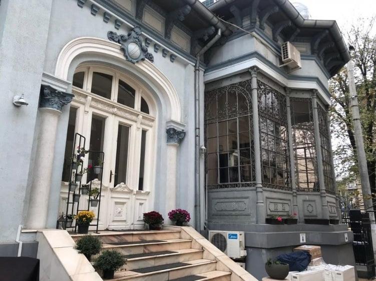 Casă cu 13 camere cu Teren 458 Mp în Armeneasca