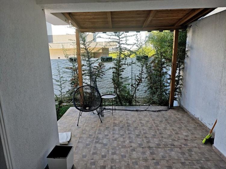 Casă cu 4 camere în Central