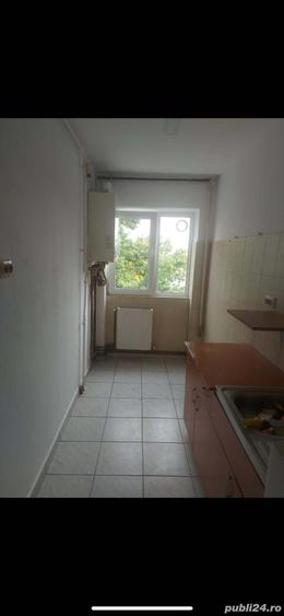 Apartament cu 2 camere semidecomandat în Ferentari