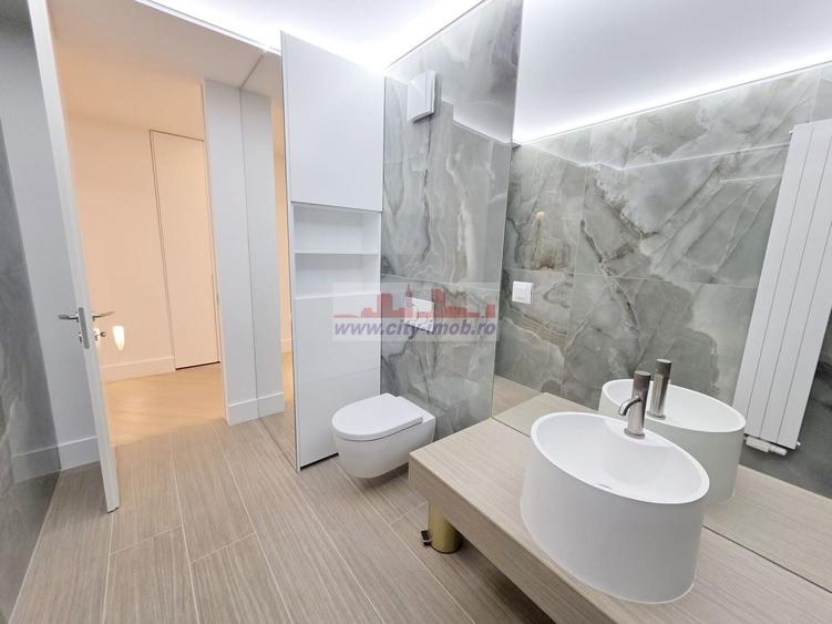 Apartament cu 3 camere decomandat în Băneasa