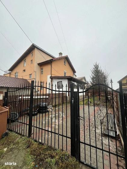 Apartament cu 3 camere decomandat în Bucium