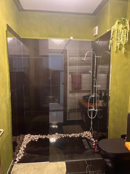 Apartament cu 4 camere decomandat, mobilat în Băneasa