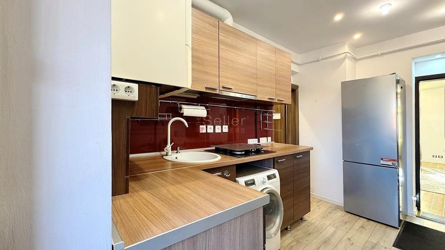 Apartament cu 2 camere semidecomandat, mobilat în Ultracentral