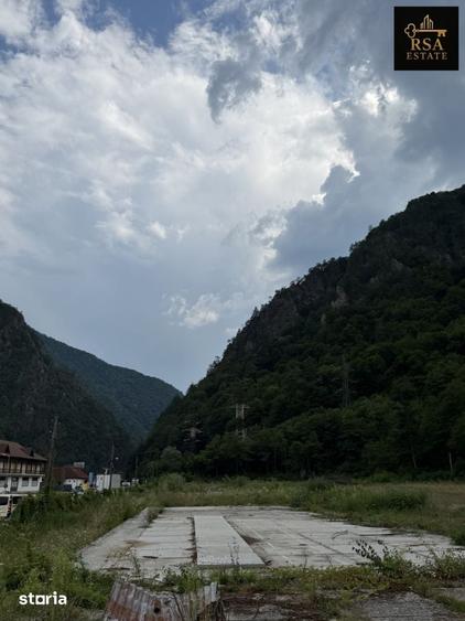 Teren de 13500 mp, în Central