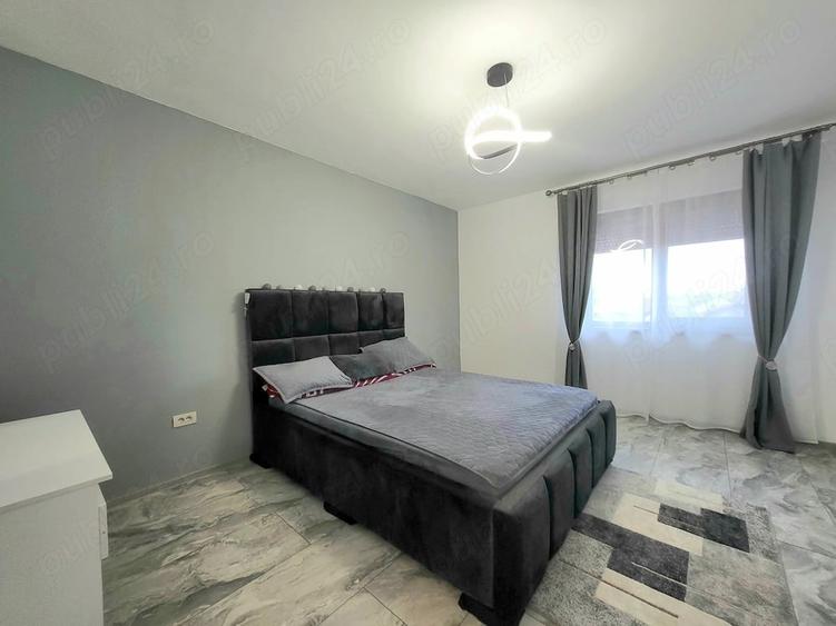Casă cu Teren 430 Mp în Plopi