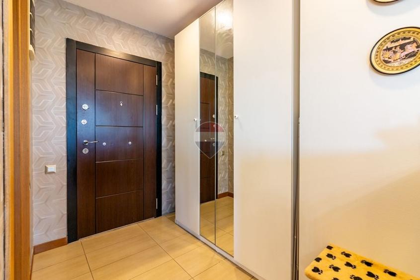 Apartament cu 3 camere semidecomandat, mobilat în Ștefăneștii de Jos