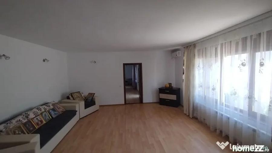 Casă cu 5 camere cu Teren 270 Mp în Tomis Mall