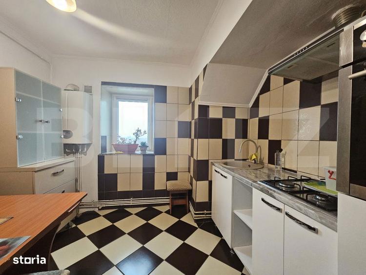 Apartament cu 3 camere decomandat, mobilat în Nicolina