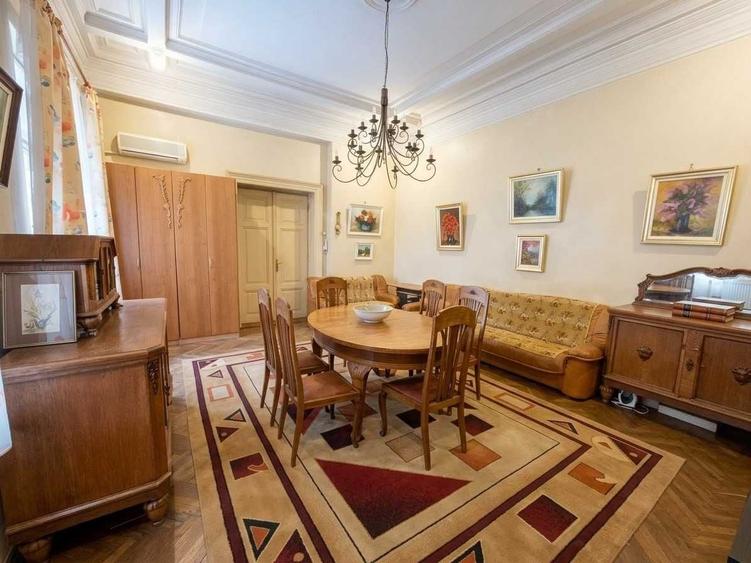Apartament cu 3 camere semidecomandat în Romană