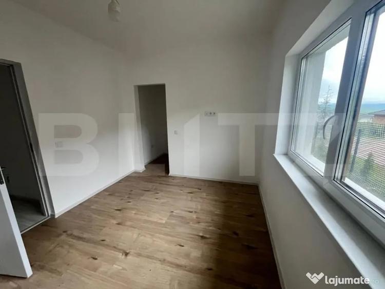 Casă cu 4 camere cu Teren 500 Mp în Central