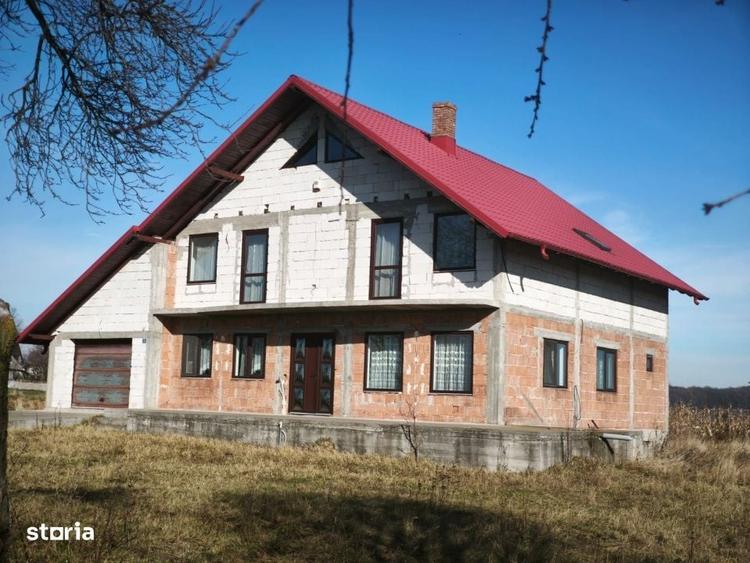 Casă cu 4 camere în Central