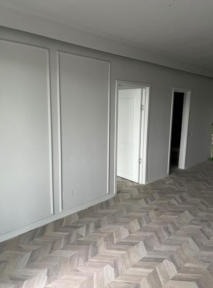 Apartament cu 3 camere semidecomandat în Între Lacuri