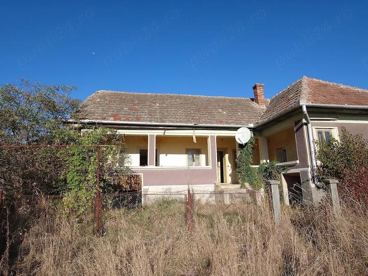Casă cu 3 camere cu Teren 2850 Mp în Gârbova