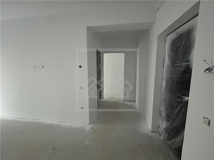 Apartament cu 2 camere decomandat în Țiglari