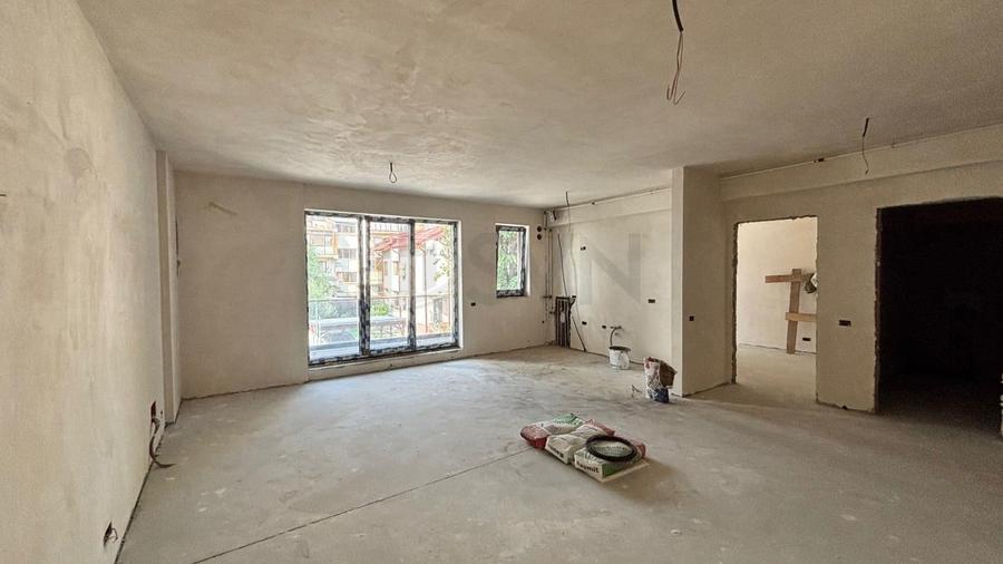 Apartament cu 4 camere decomandat în Aviației