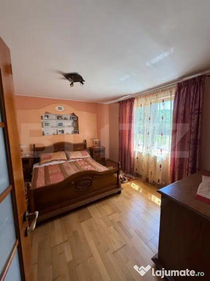 Casă cu 4 camere cu Teren 1000 Mp în Central