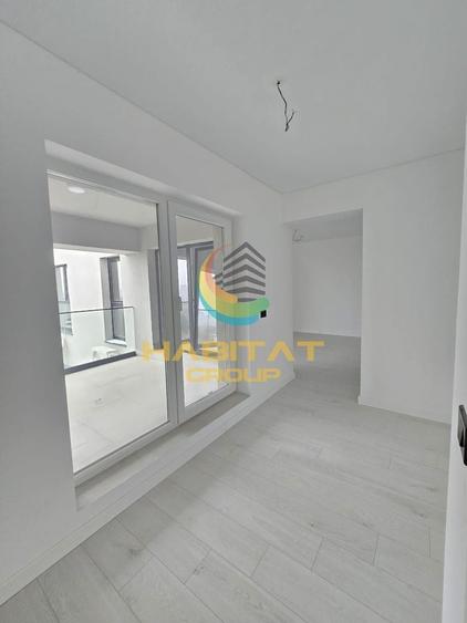 Apartament cu 4 camere decomandat în Olteniței