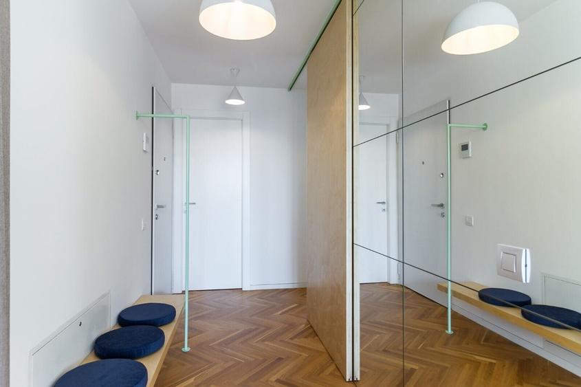 Apartament cu 4 camere decomandat, mobilat în Calea Victoriei