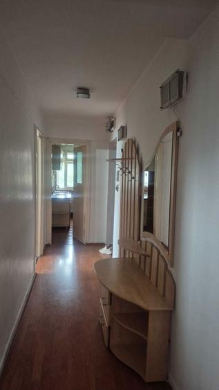 Apartament cu 3 camere decomandat în Exterior Vest
