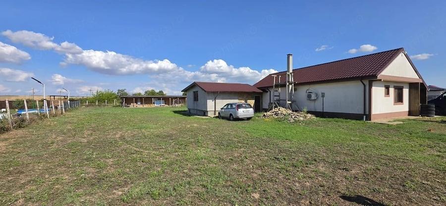 Casă cu 3 camere cu Teren 2000 Mp în Mihail Kogălniceanu