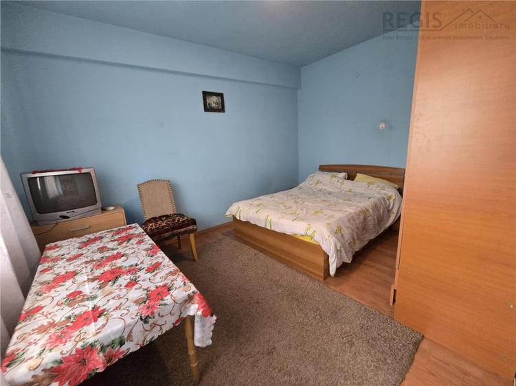 Apartament cu 4 camere semidecomandat în Stupini