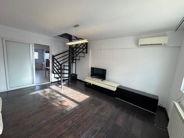 Apartament cu 3 camere semidecomandat în Vatra Luminoasă