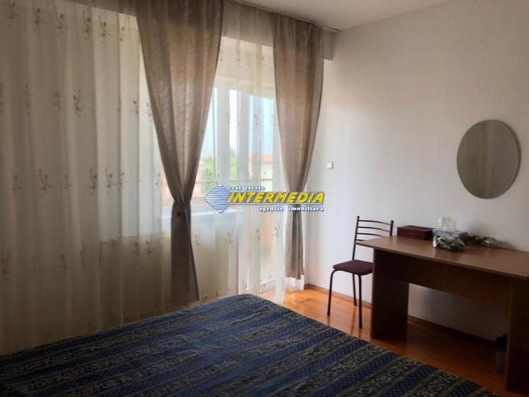 Apartament cu 2 camere decomandat, mobilat în Cetate