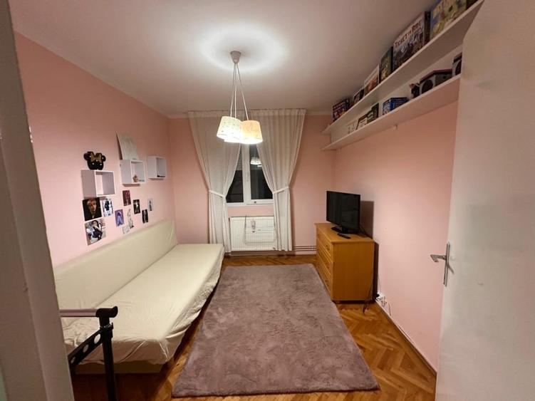 Apartament cu 3 camere semidecomandat, mobilat în Circumvalațiunii