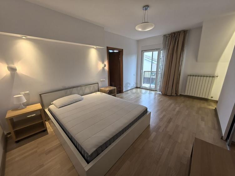 Casă cu 7 camere cu Piscina în Pipera