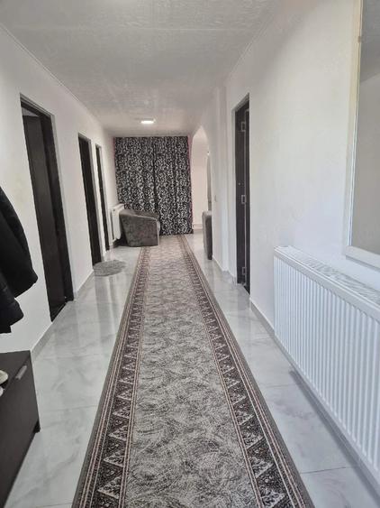 Casă cu 5 camere cu Teren 500 Mp în Central