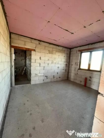 Casă cu 4 camere cu Teren 1000 Mp în Frătăuții Vechi