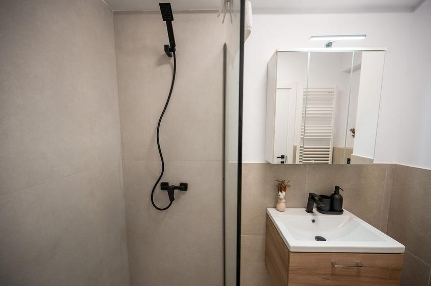 Apartament cu 2 camere decomandat în Mamaia-Sat