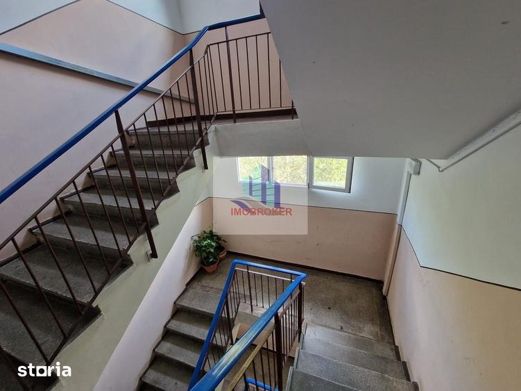 Apartament cu 3 camere decomandat în Rogerius