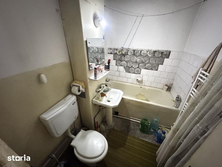 Apartament cu 3 camere decomandat în Coiciu