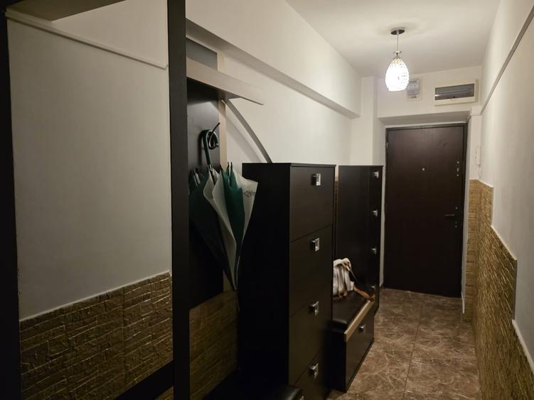 Apartament cu 3 camere decomandat în Gorjului