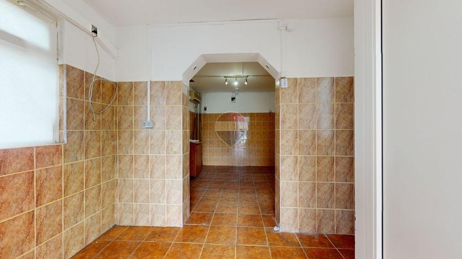 Spațiu comercial, de 18 mp, în Florilor
