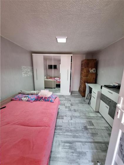 Casă individuală cu 6 camere cu Canalizare în Brânceni