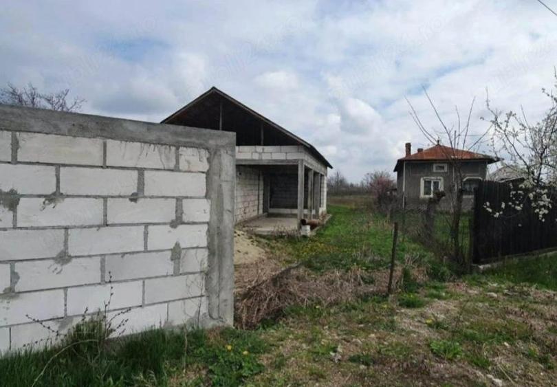 Teren de vanzare si constructie nefinalizata - 5