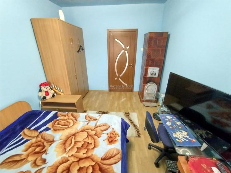 Apartament cu 3 camere decomandat în Bozovici